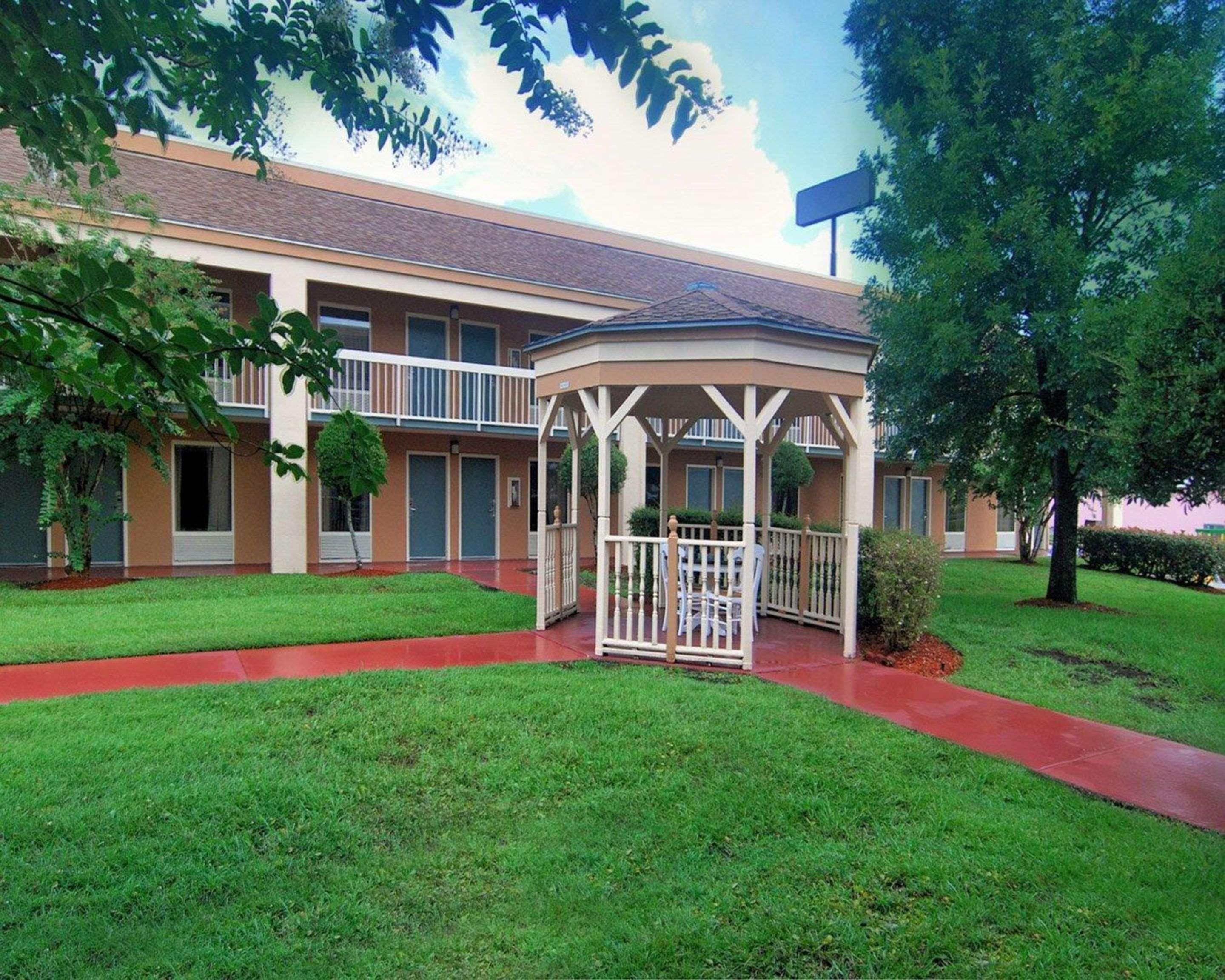 Quality Inn Kingsland Luaran gambar