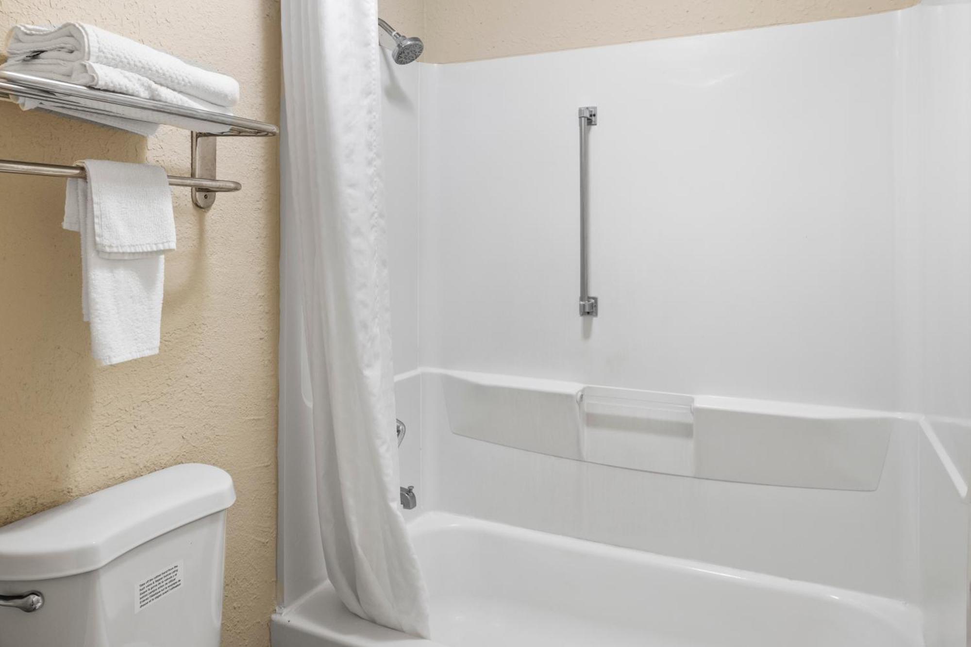 Quality Inn Kingsland Bilik gambar
